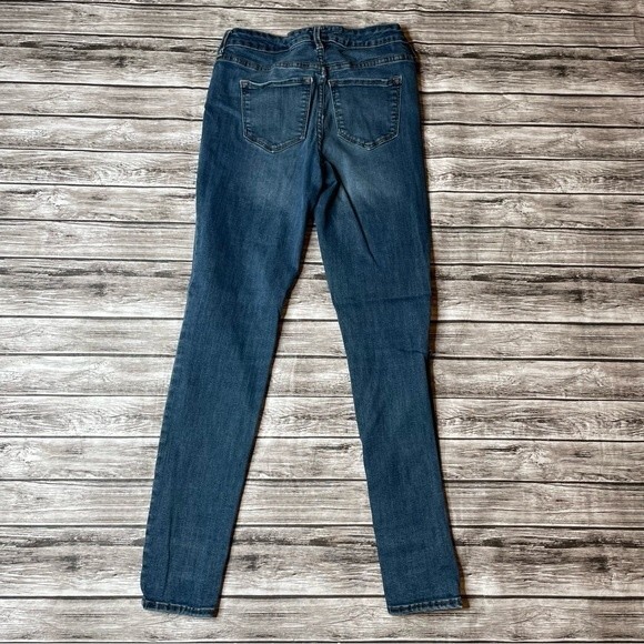 Old Navy Rockstar Skinny Leg Ripped Knee Mid Rise Jeans 4 Regular Stretch Denim - Picture 3 of 11